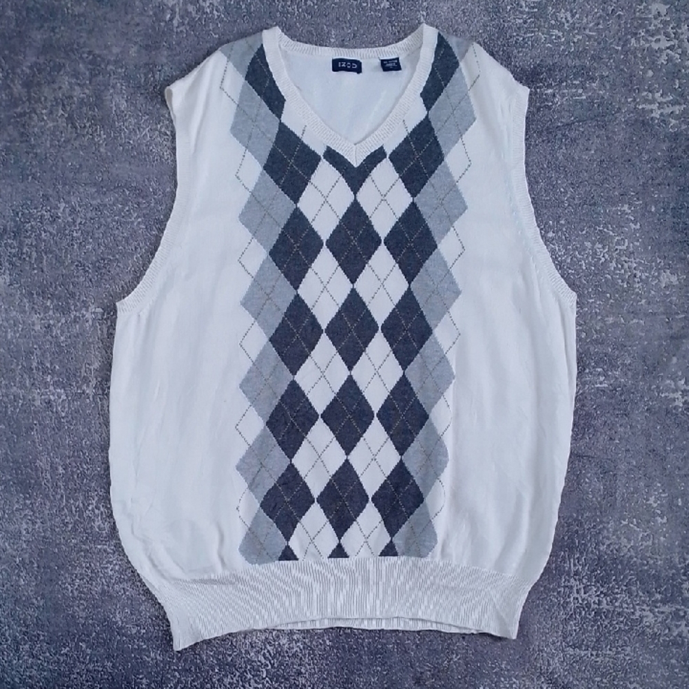 IZOD Men's V-Neck Argyle Sweater Vest - White and Gray